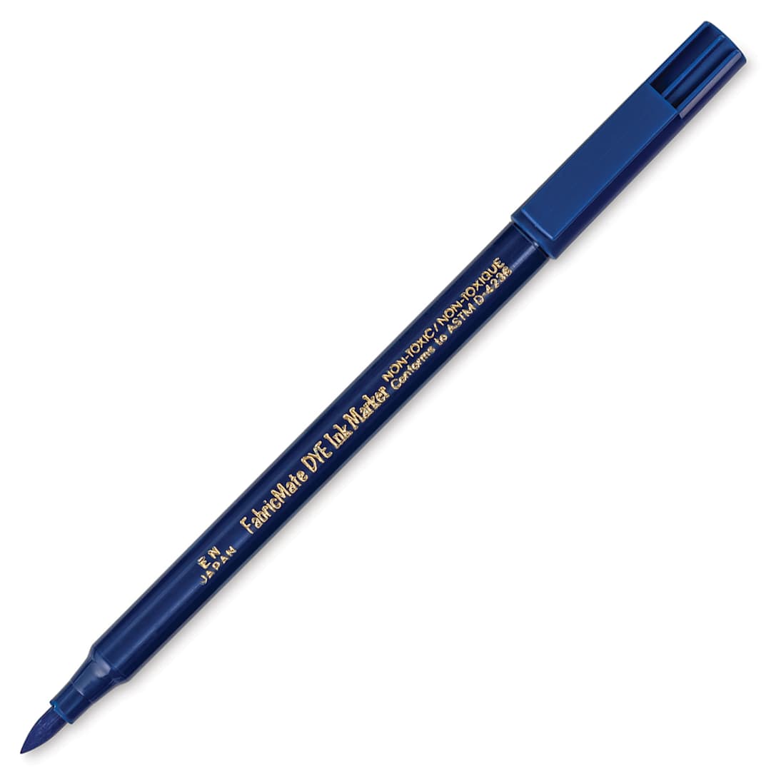 Open in modal - Yasutomo FabricMate Dye Ink Markers - Blue with cap off
