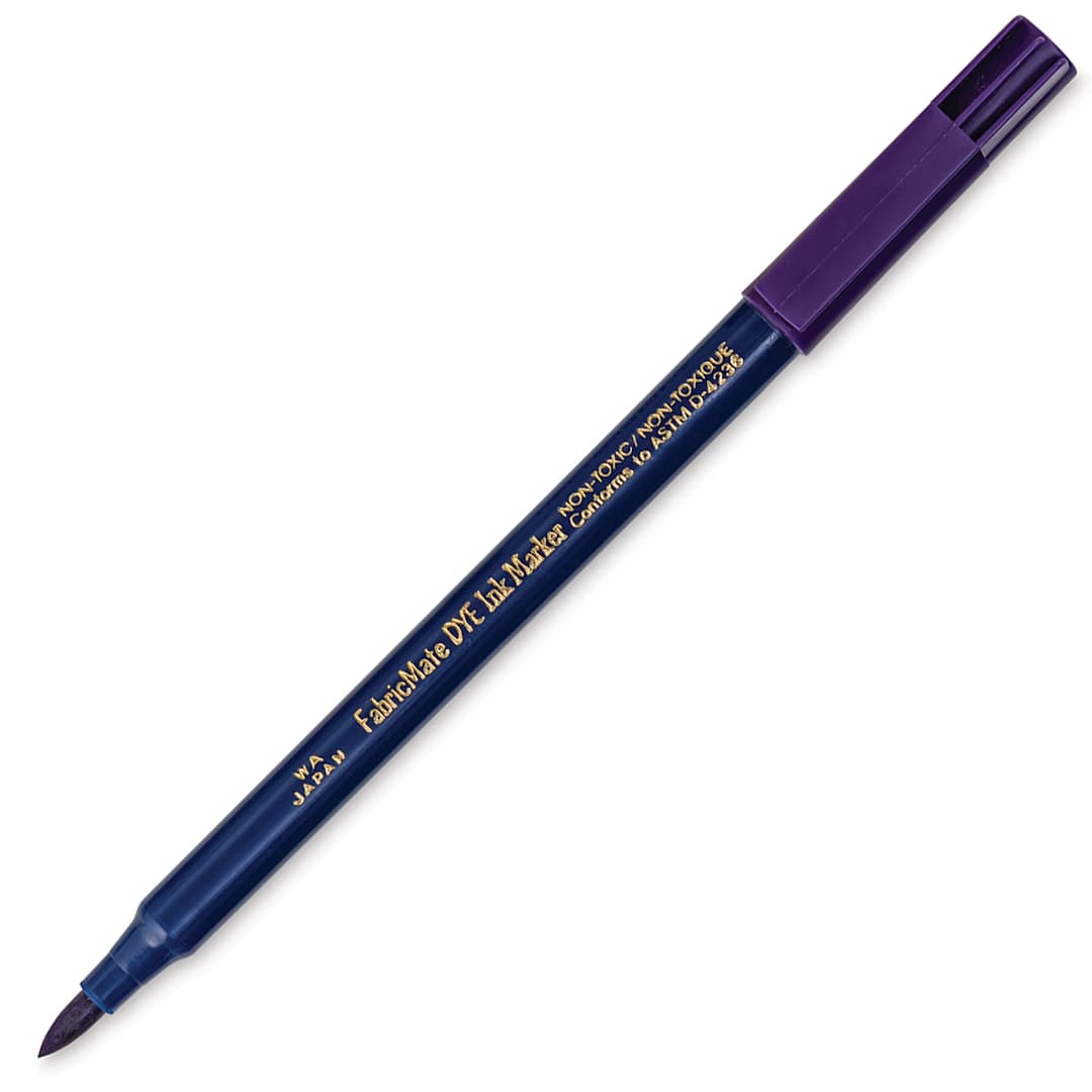 Open in modal - Yasutomo FabricMate Dye Ink Markers - Violet with cap off