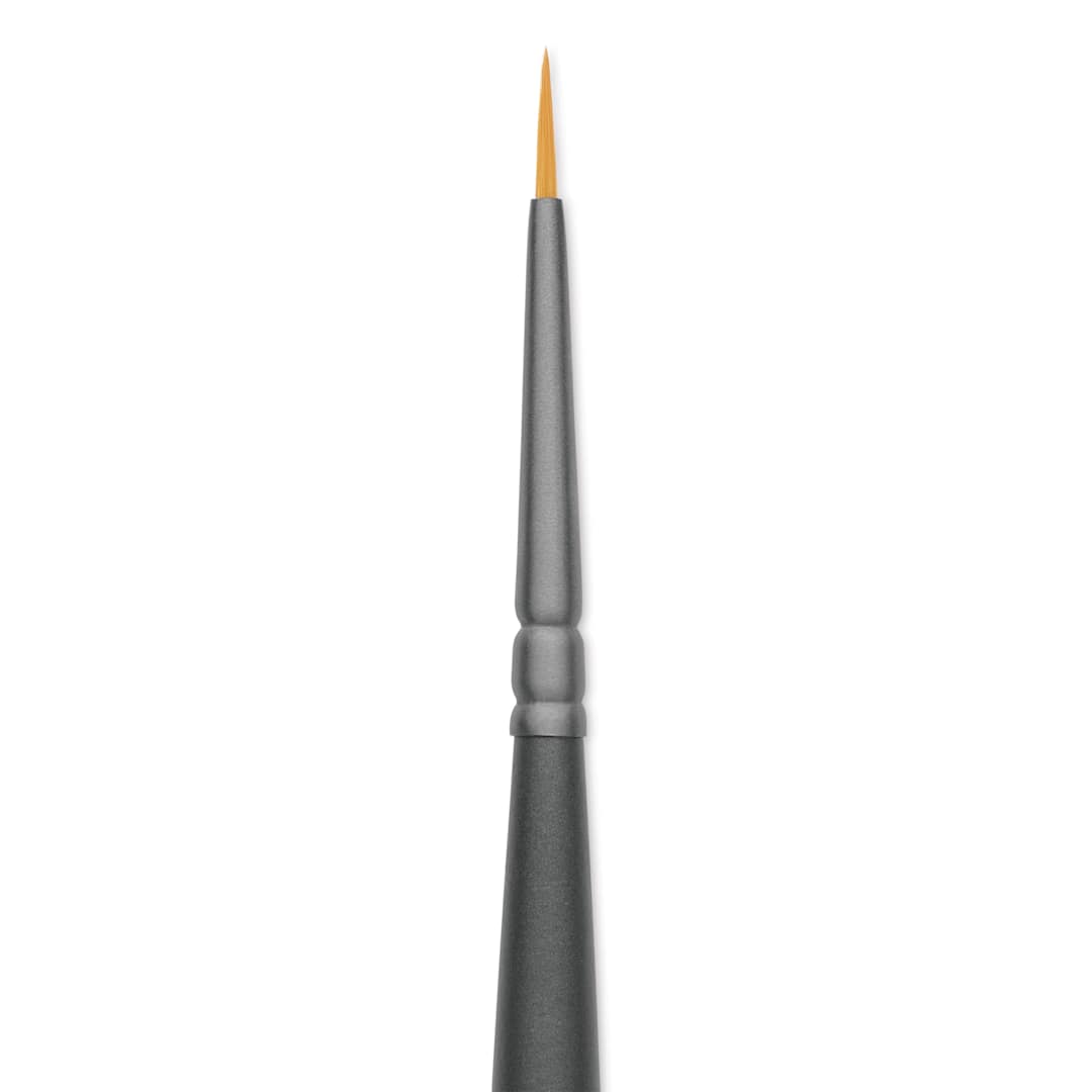 Open in modal - Vallejo Synthetic Golden Toray Hobby Brush - Detail Round, Size 2/0, close up