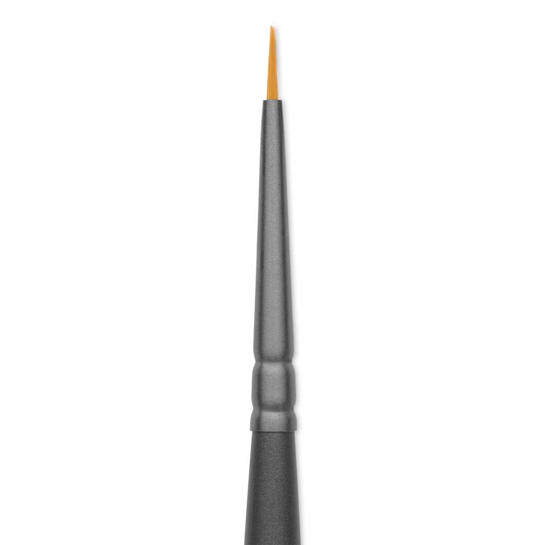 Open in modal - Vallejo Synthetic Golden Toray Hobby Brush - Detail Round, Size 3/0, close up