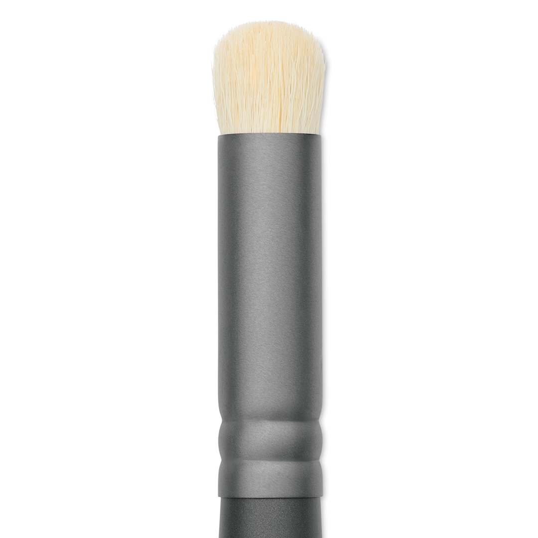 Open in modal - Vallejo Natural White Goat Hair Dry Brush - Large, close up