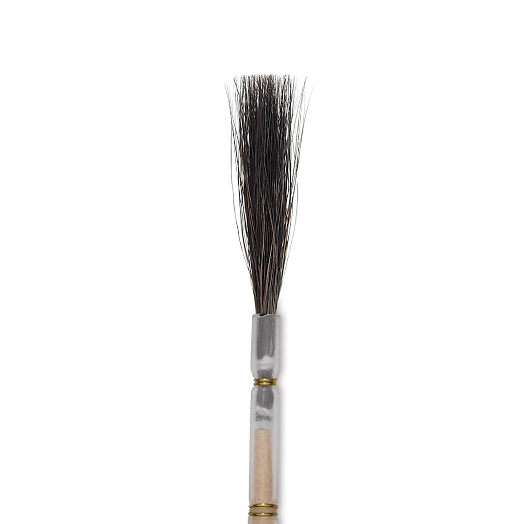 Open in modal - Luco Kazan Brush - Round Lettering, Size 1 close up
