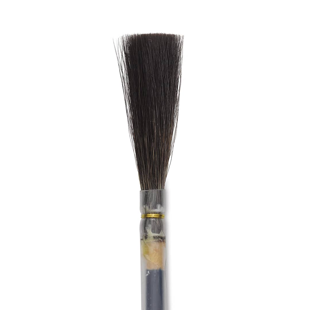Open in modal - Luco Kazan Brush - Round Lettering, Size 9 close up