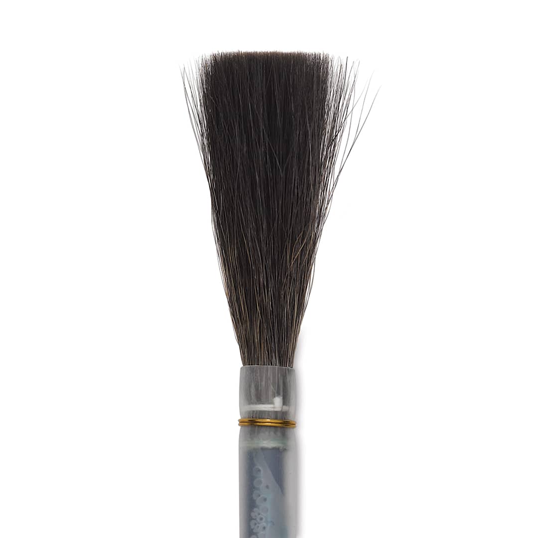 Open in modal - Luco Kazan Brush - Round Lettering, Size 18 close up