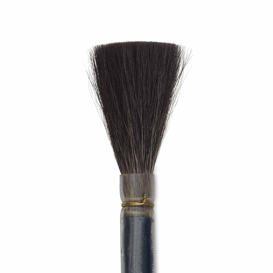 Open in modal - Luco Kazan Brush - Round Lettering, Size 26 close up