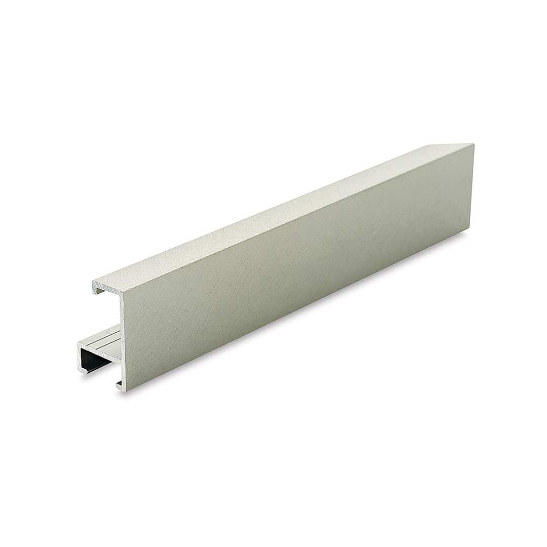Open in modal - Nielsen Metal Frame Section Style 93 - 8" x 9/16", Florentine Silver