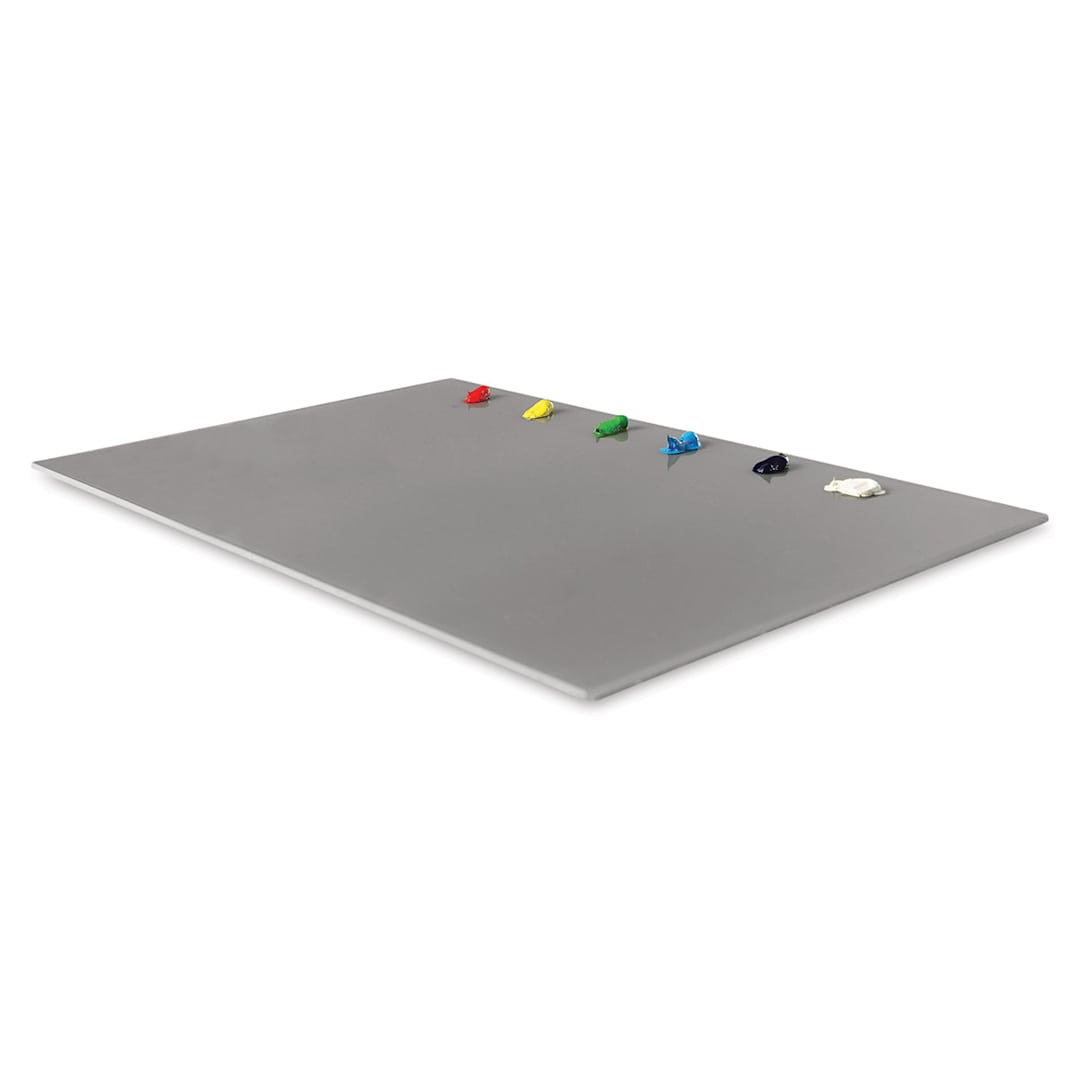 Open in modal - New Wave u.go Plein Air Anywhere Palettes - Angled view of Gray Palette with paint