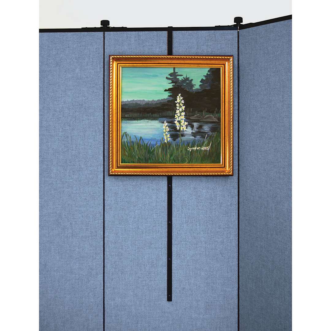 Open in modal - Screenflex Artwork Hanger - Single picture on hanger
