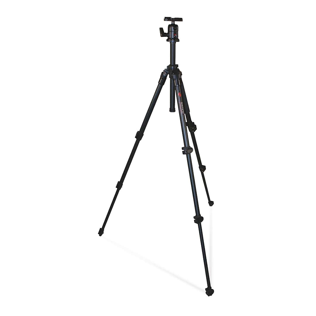 Open in modal - Sienna Plein Air Tripod - Tripod set up ready for a pochade box