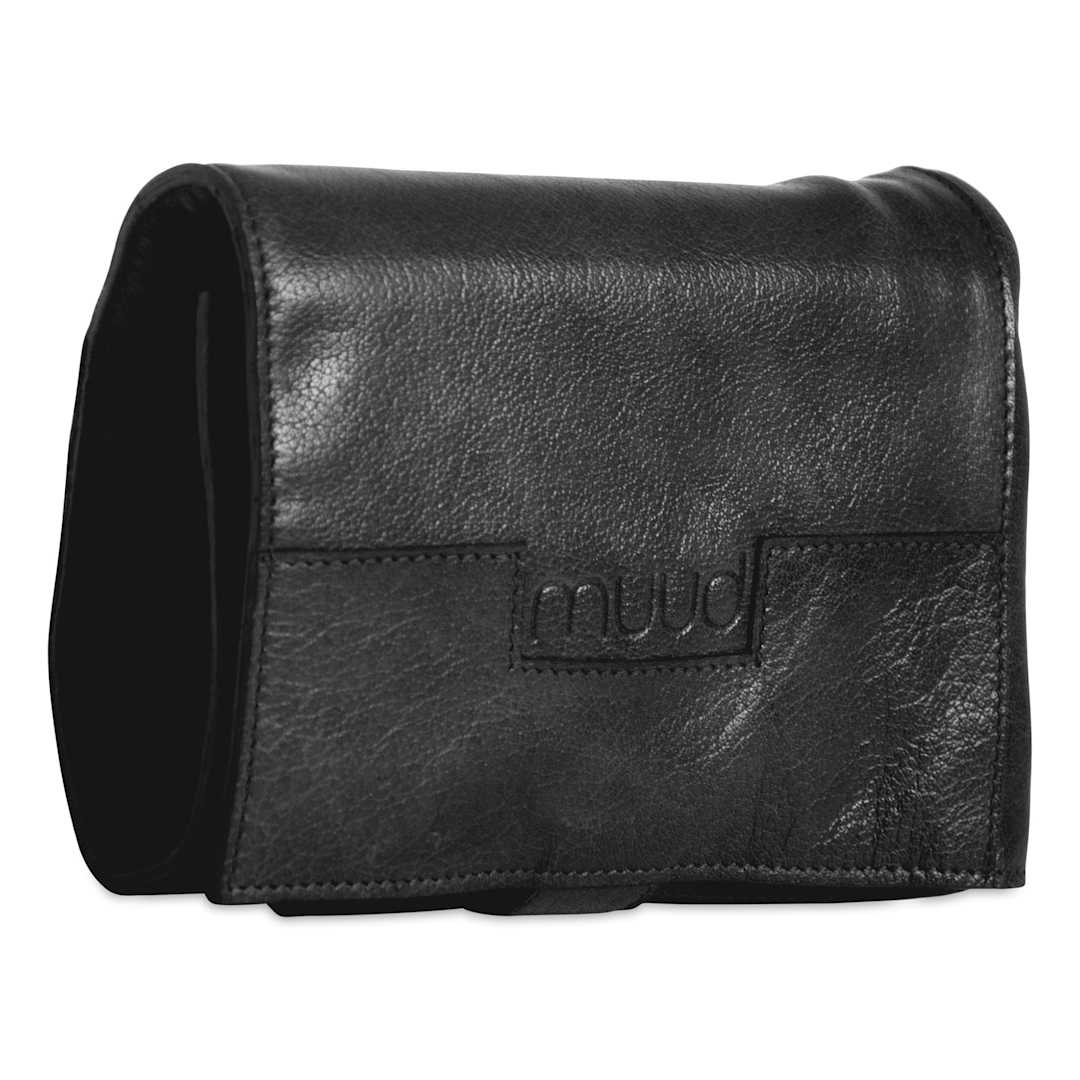 Open in modal - Muud Stockholm Leather Knitting Needle Case - Black - back, angled