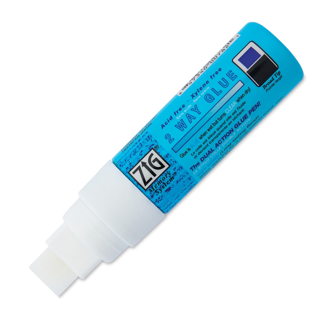 Open in modal - Kuretake Zig 2 Way Glue Pen - Broad Tip - with cap removed