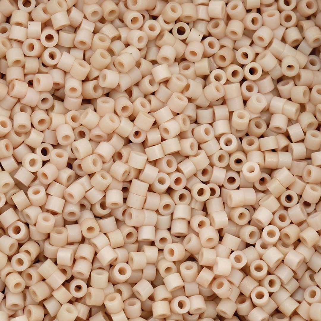 Open in modal - John Bead Cylin 11/0 Matte Macaron Cylindrical Seed Beads - Oat Milk