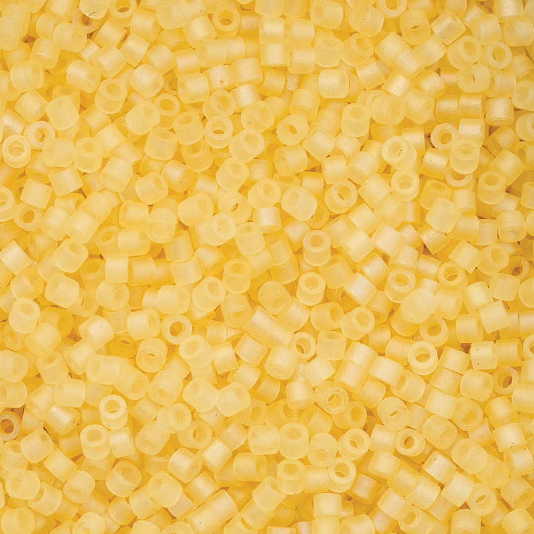 Open in modal - John Bead Cylin 11/0 Matte Macaron Cylindrical Seed Beads - Butter AB