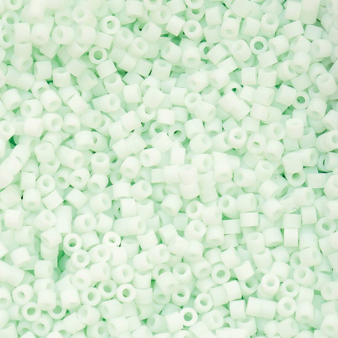 Open in modal - John Bead Cylin 11/0 Matte Macaron Cylindrical Seed Beads - Pale Seafoam