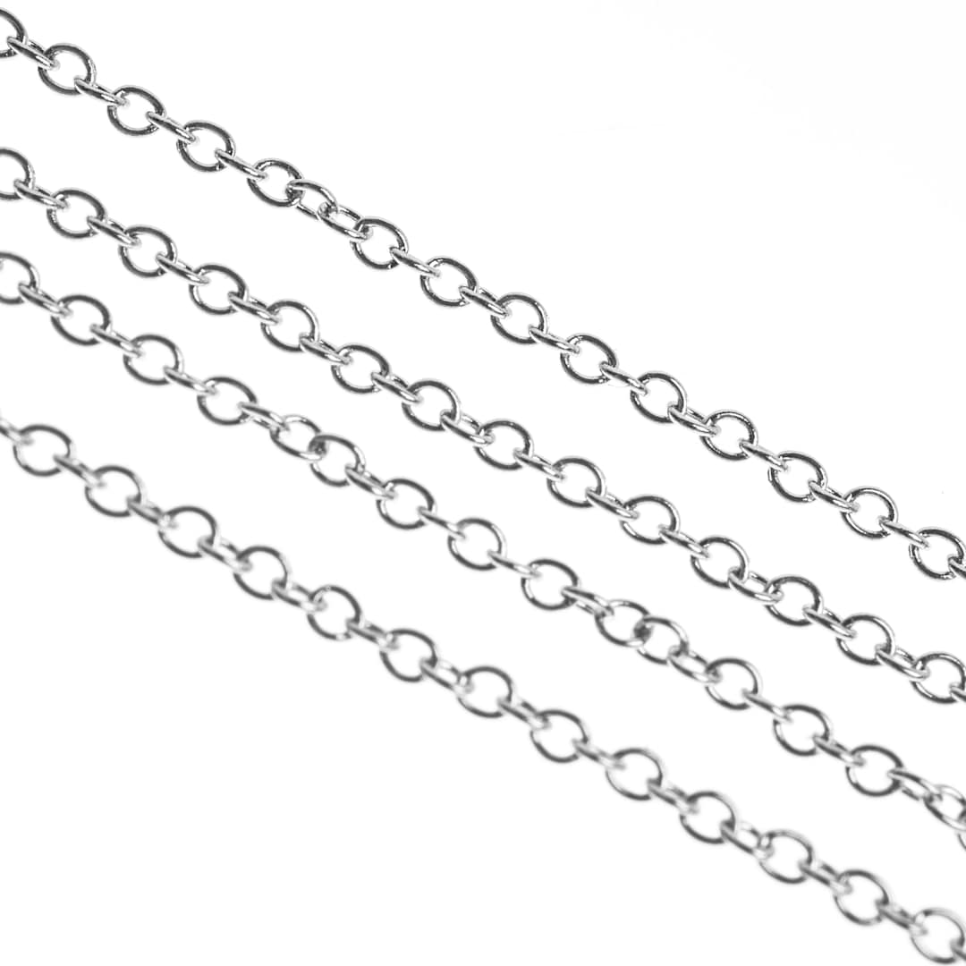 Open in modal - John Bead Stainless Steel Jewelry Chain - Rolo Chain, 1 m Long, 1.5 mm x 1.2 mm Links close up showing links