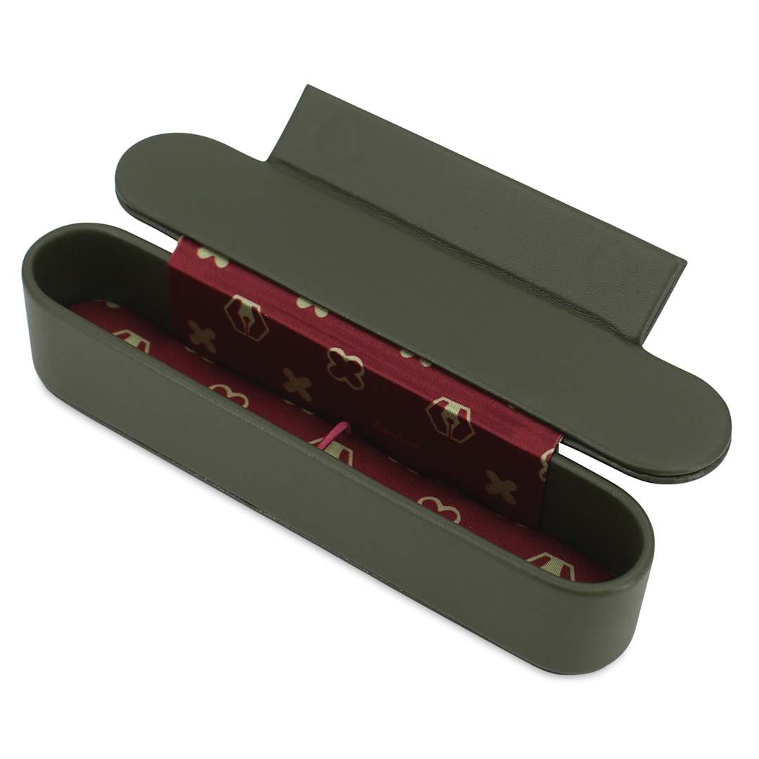 Open in modal - Esterbrook Pen Nook Pen Case - Single Pen, Moss Green, open