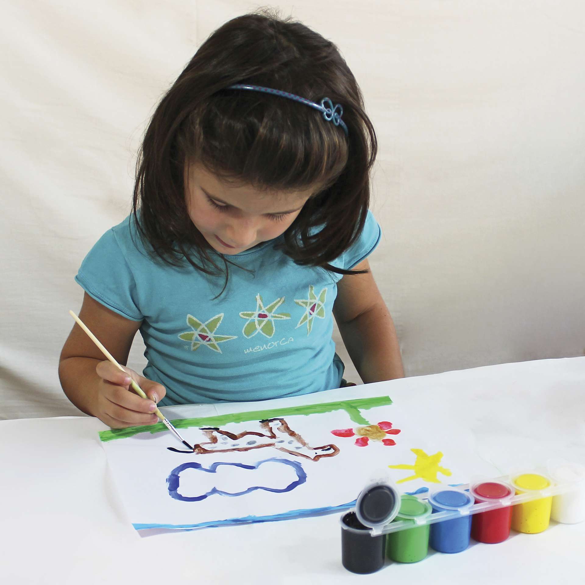 Child using the Primo Premium Tempera Paints - Set of 6, Classic Colors