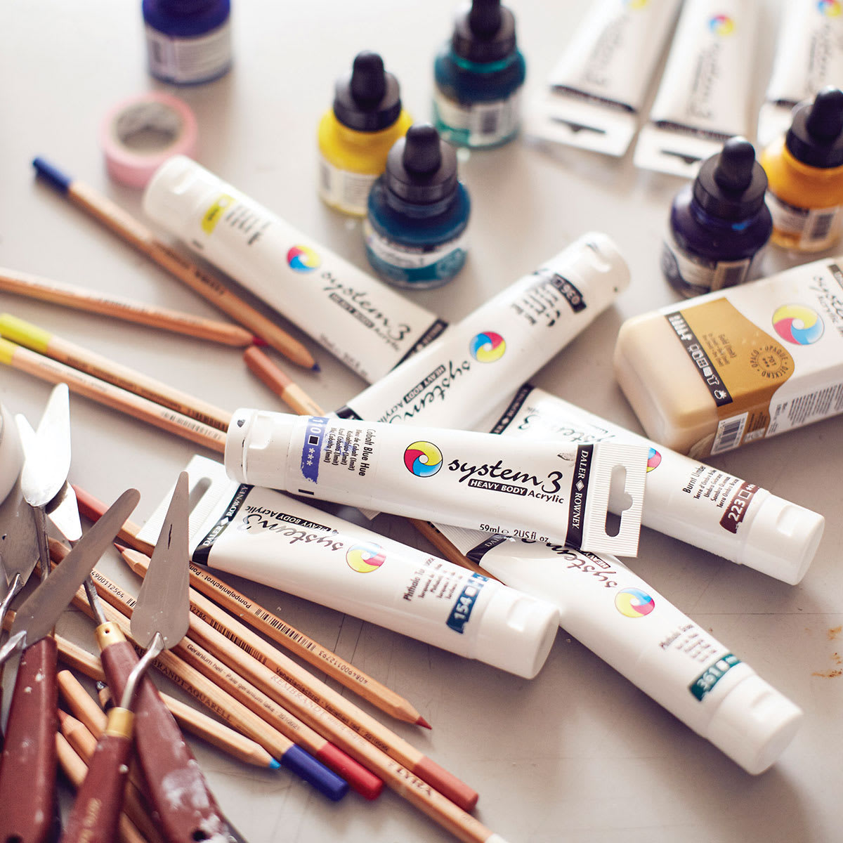 Daler-Rowney System3 Heavy Body Acrylic Paint - Starter Set, Assorted Colors, Set of 6, 59 ml, Tubes (Tubes with assorted art supplies) Daler-Rowney System3 Heavy Body Acrylic Paint - Starter Set, Assorted Colors, Set of 6, 59 ml, Tubes (Tubes with assorted art supplies)