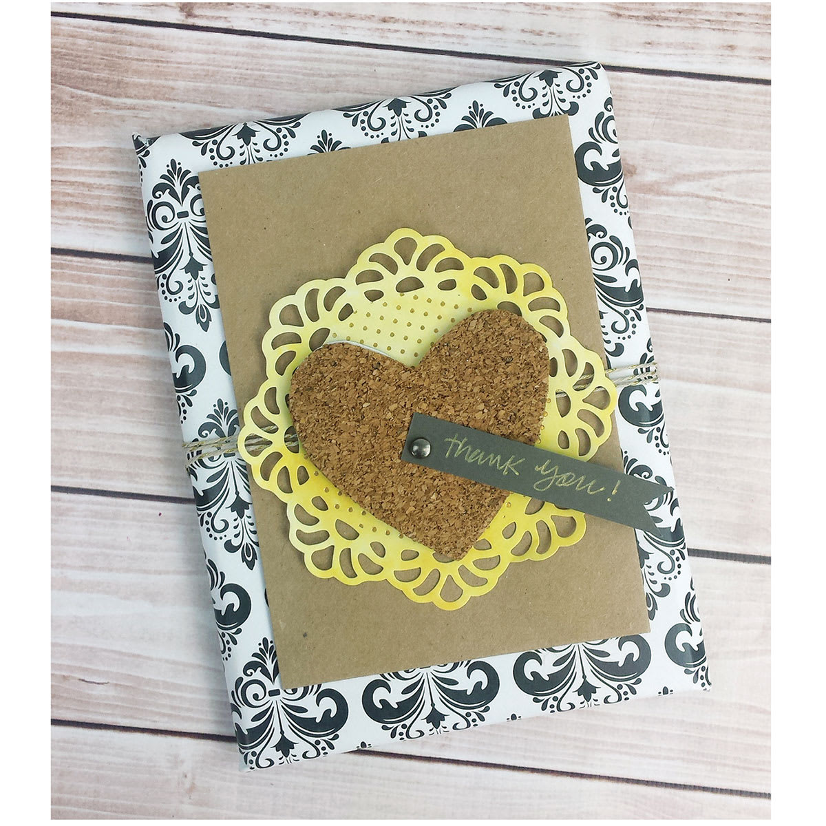 Momenta Doilies