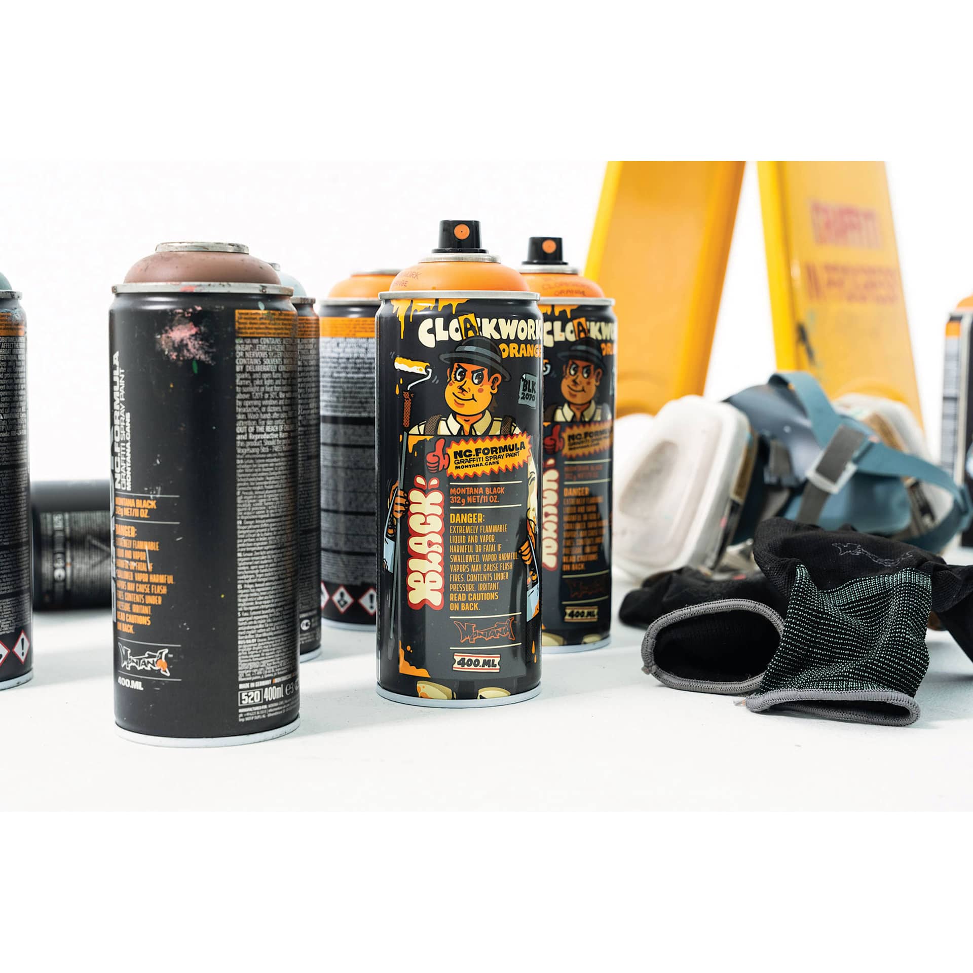 Montana Black Artist Series Spray Paint, Cloakwork (Cans with spray painting equipment)