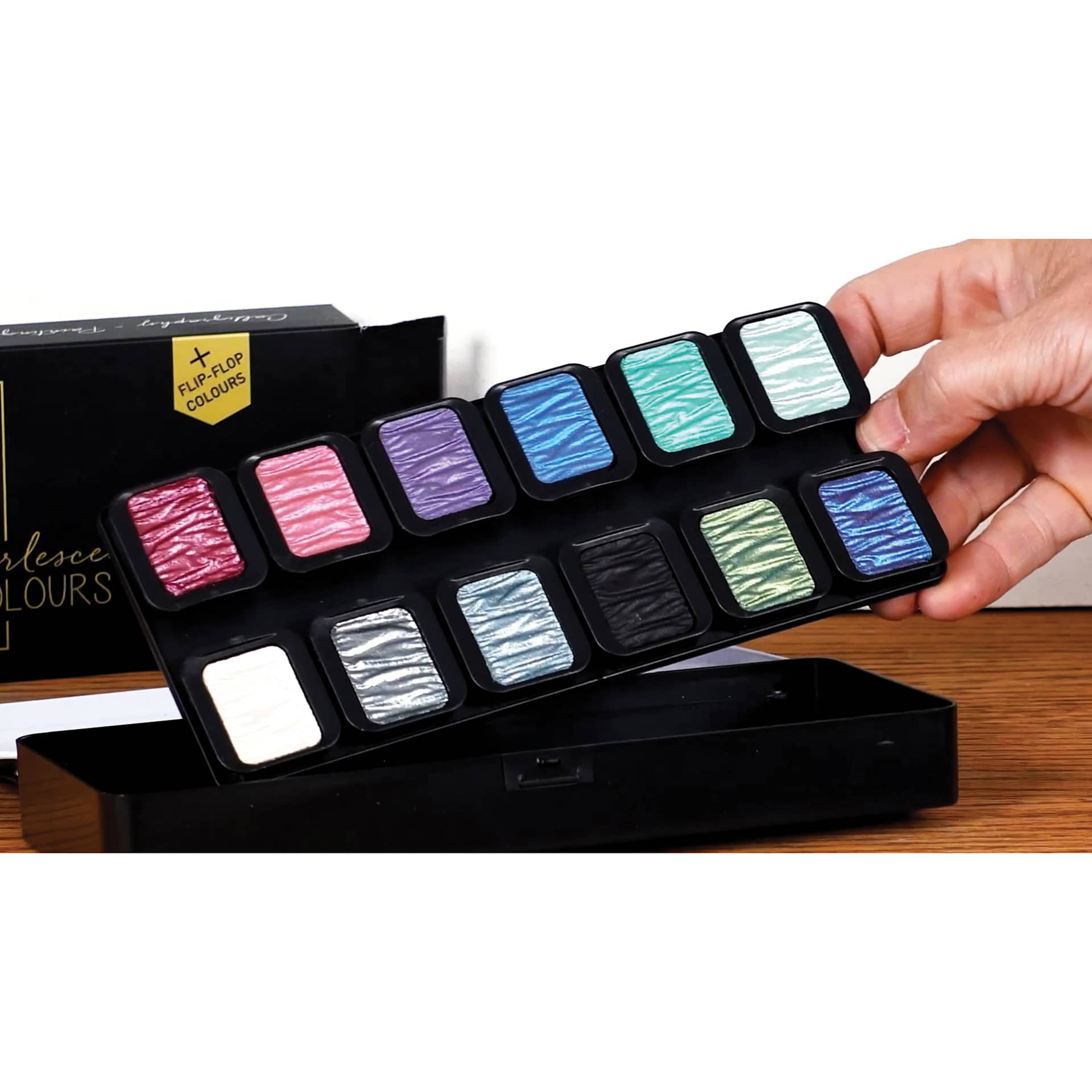 Finetec Artist Mica Watercolor Pans, set in-hand