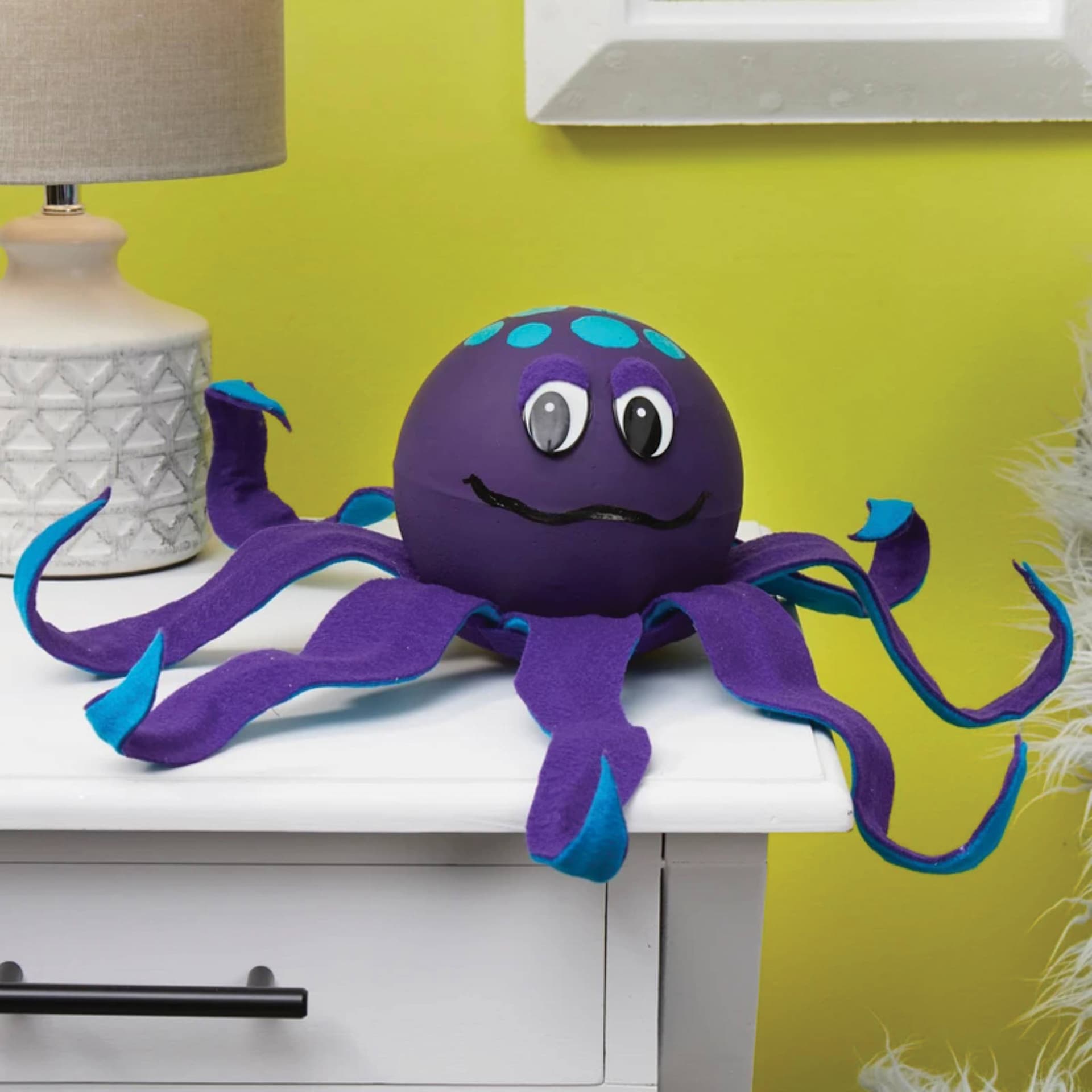 FloraCraft SmoothFoM Foam - Ball, 6" Dia finished octopus made with foam ball
