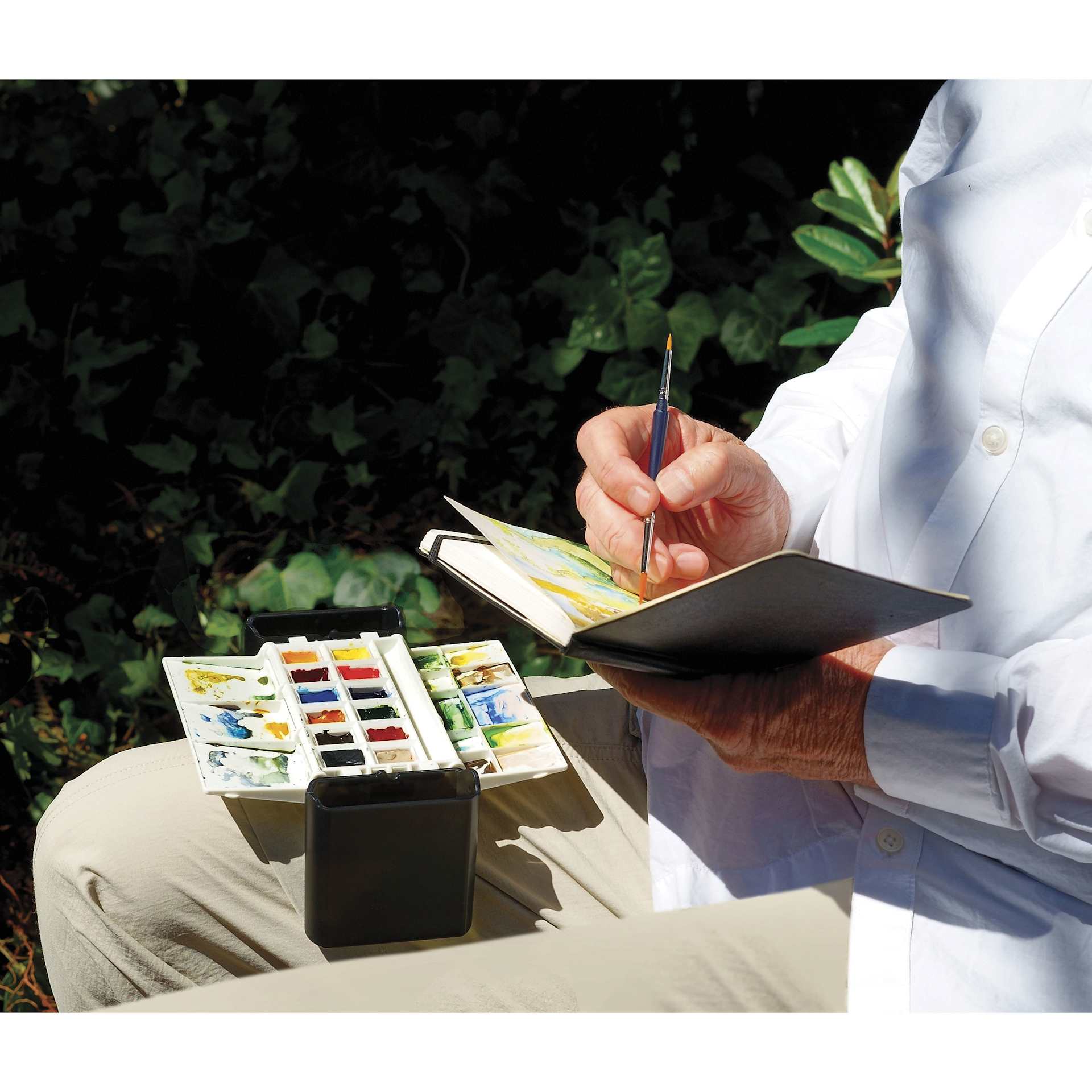 Portable Painter Watercolor Palette - in use while painting