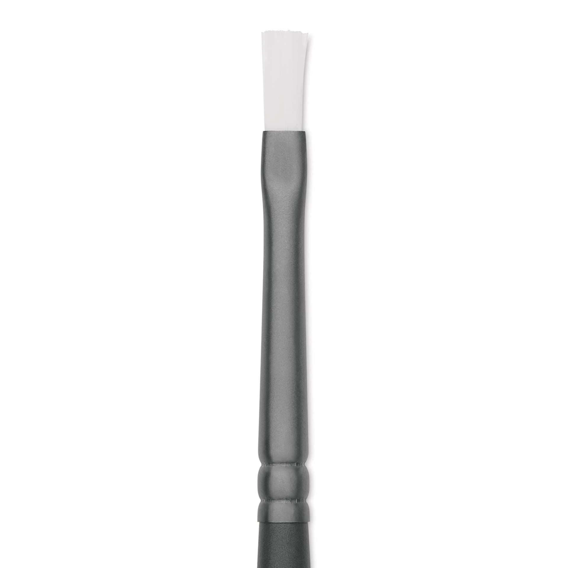 Vallejo White Synthetic Weathering Brush - Flat, Small Size 4, close up
