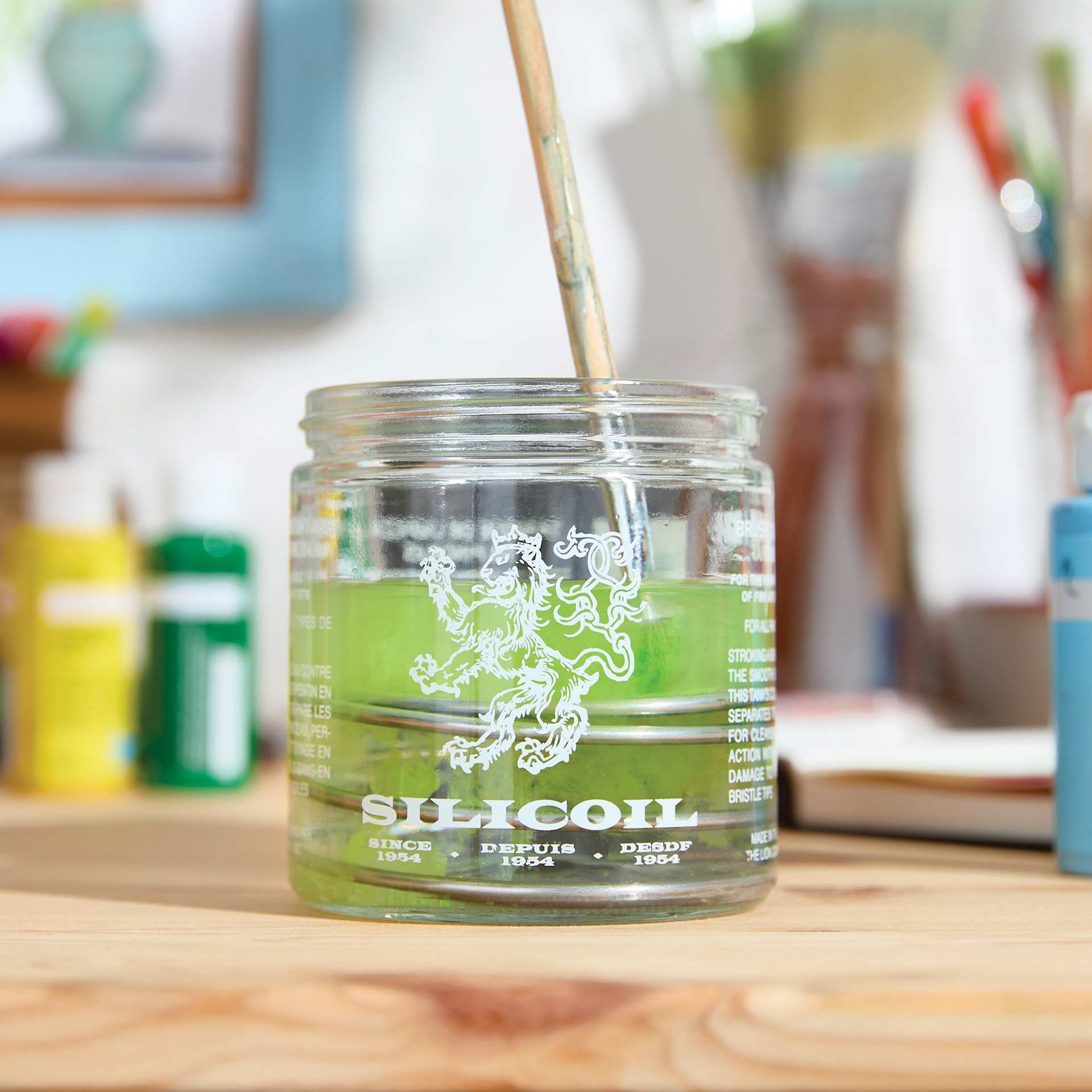 Silicoil Brush Cleaning Tank, brush being cleaned