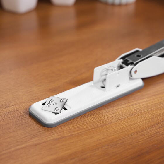 Swingline Cub Compact Metal Stapler - Arctic White showing crimp area