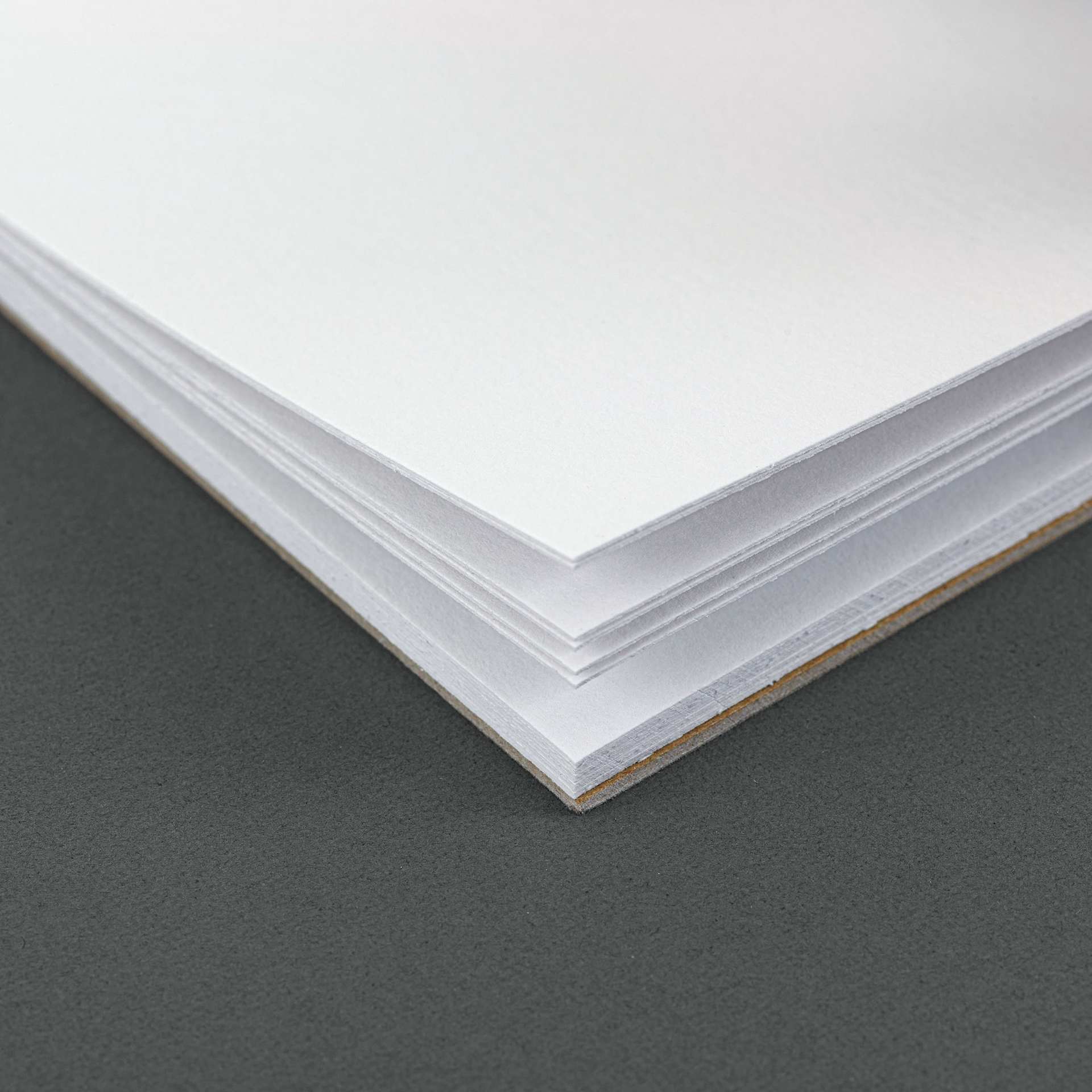 Blick Bristol Pad - 14" x 17", Vellum, 15 Sheets, close up of pad corner