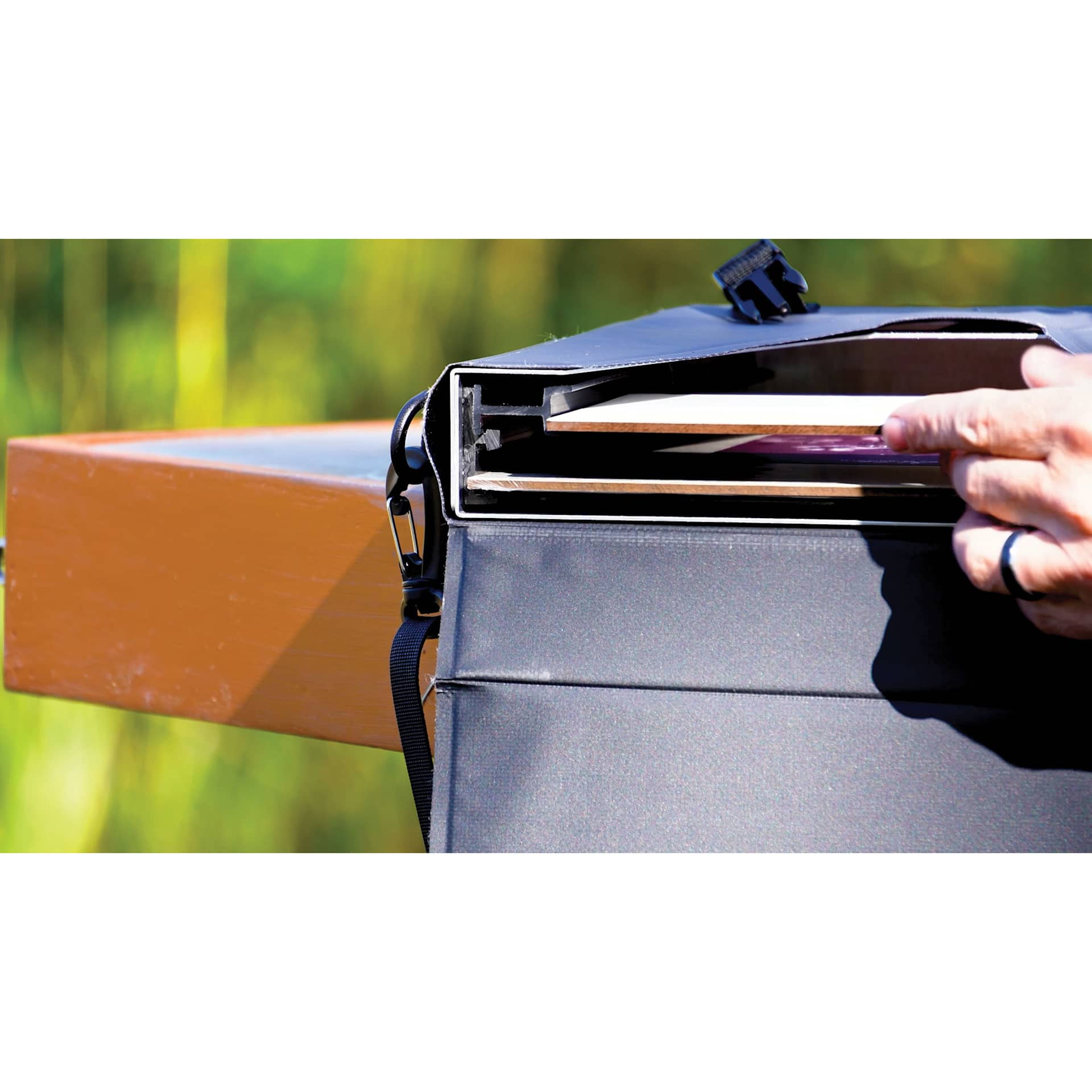 New Wave u.go Wet Panel Carrier, open carrier with panels