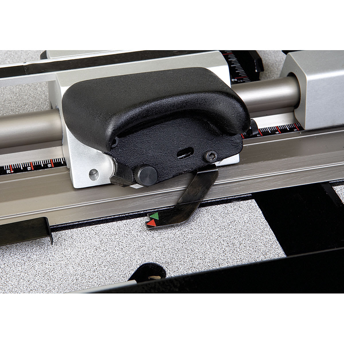 Framer's Edge 650 Mat Cutter - left angle closeup of Cutter Head