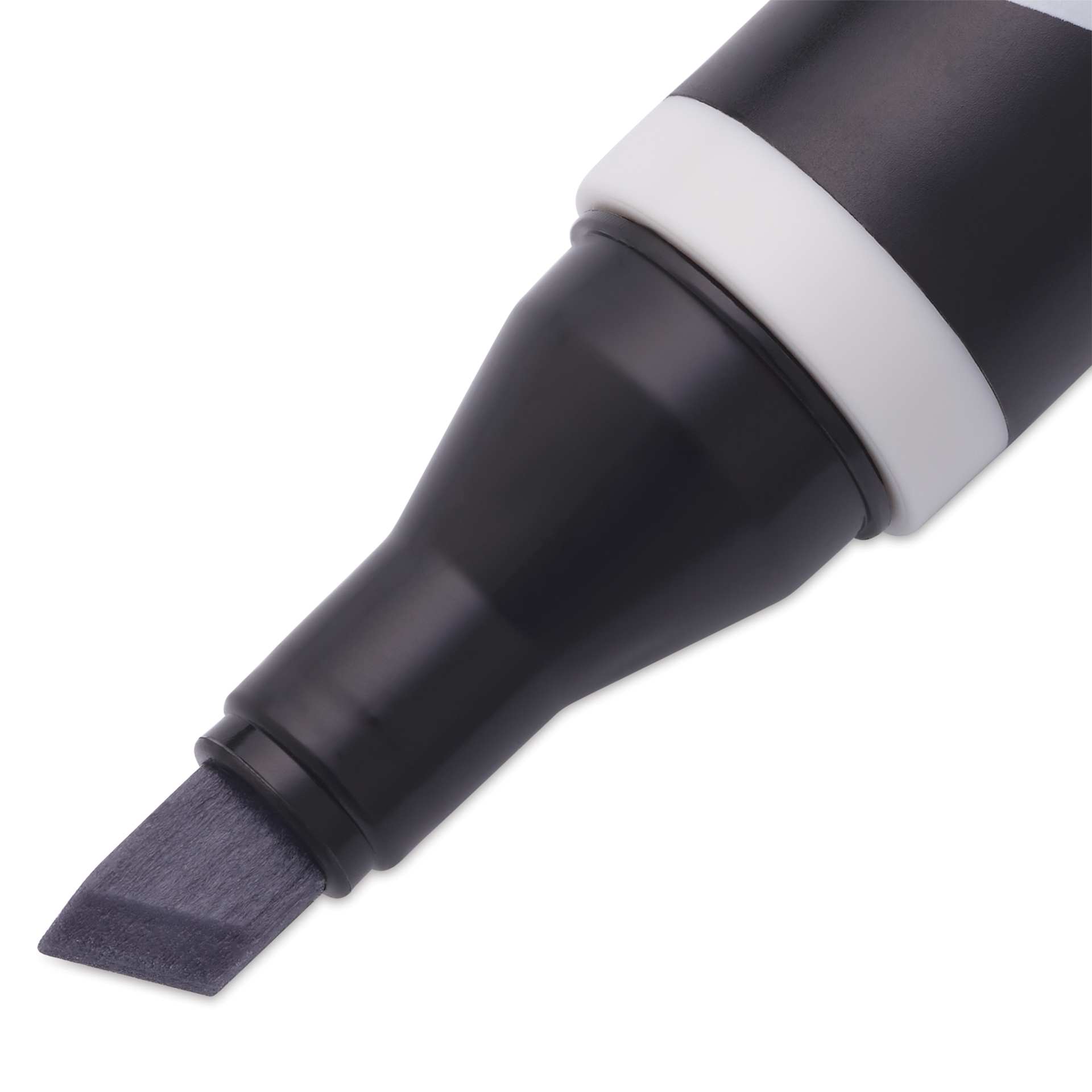 Blick Studio Alcohol Art Marker - 080 Basic Gray 1, close-up of the chisel tip