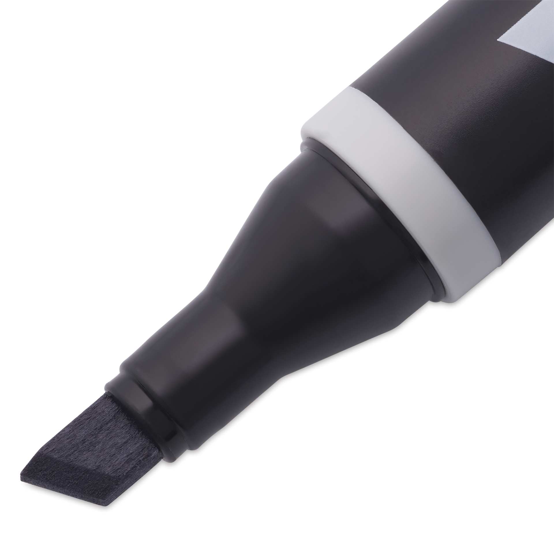 Blick Studio Alcohol Art Marker - 081 Basic Gray 2, close-up of the chisel tip