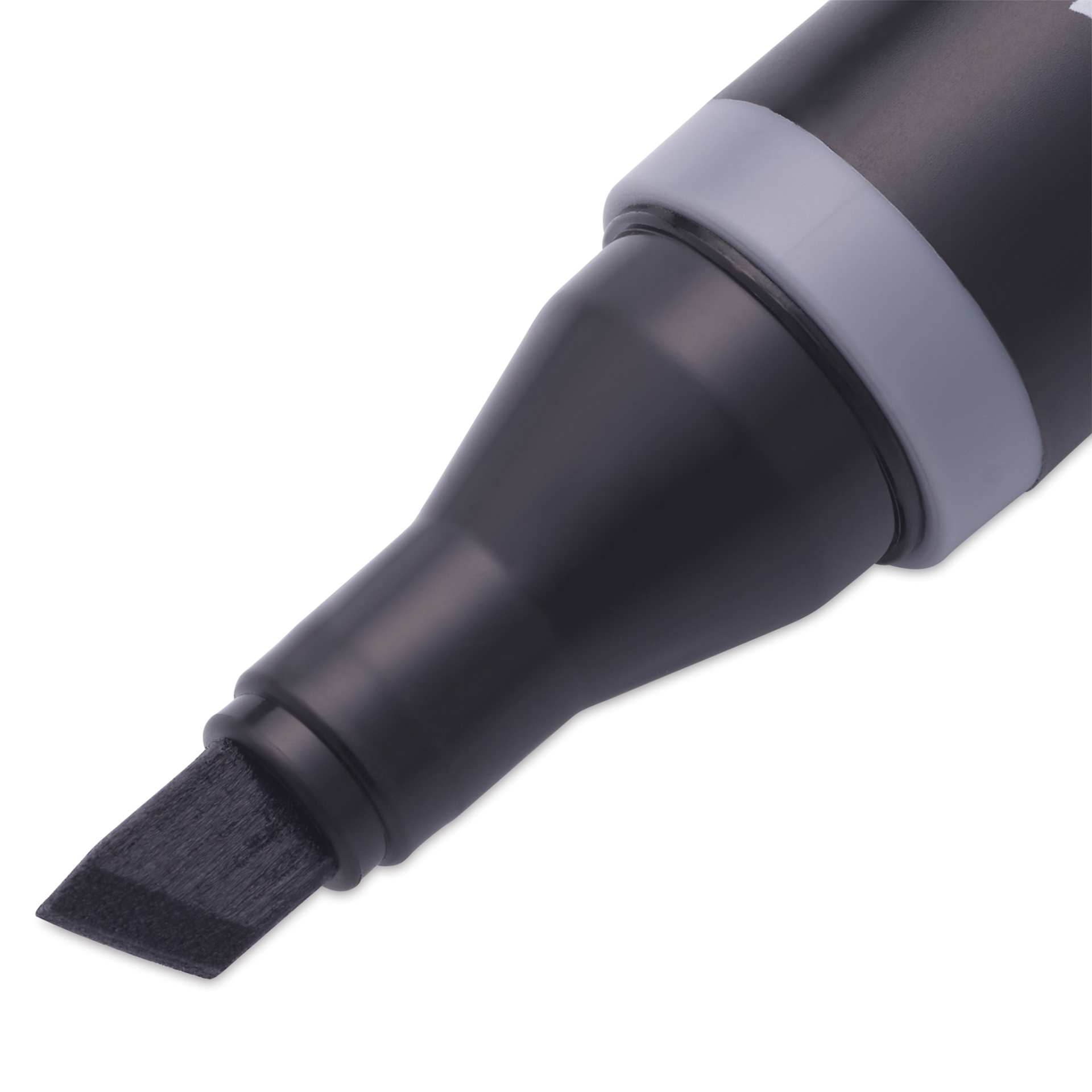 Blick Studio Alcohol Art Marker - 022 Basic Gray 4, close-up of the chisel tip