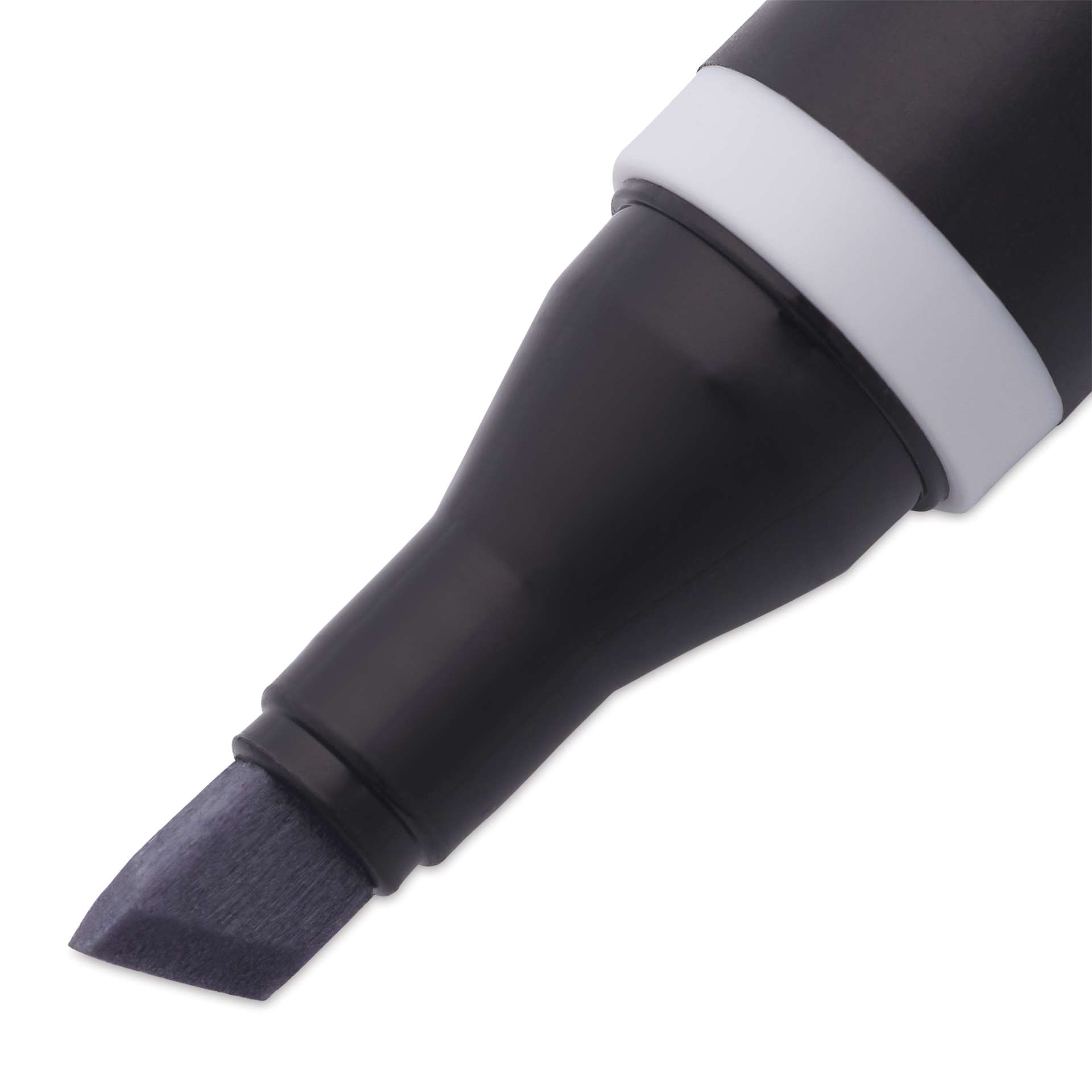 Blick Studio Alcohol Art Marker - 026 Cool Gray 40%, close-up of the chisel tip