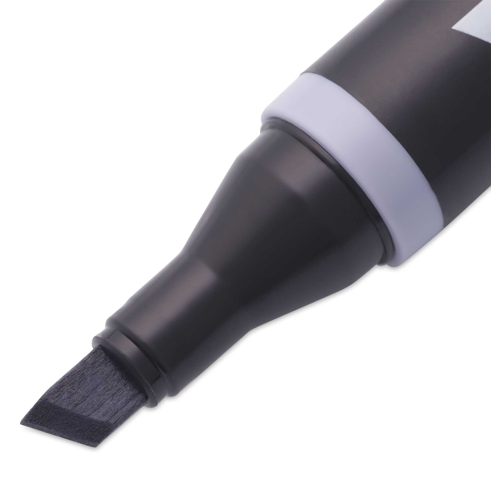 Blick Studio Alcohol Art Marker - 028 Cool Gray 60%, cloese-up of the chisel tip