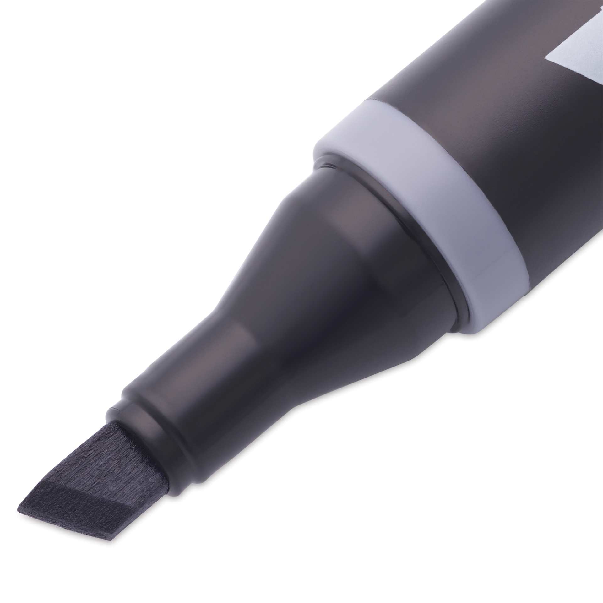 Blick Studio Alcohol Art Marker - 029 Cool Gray 70%, close-up of the chisel tip