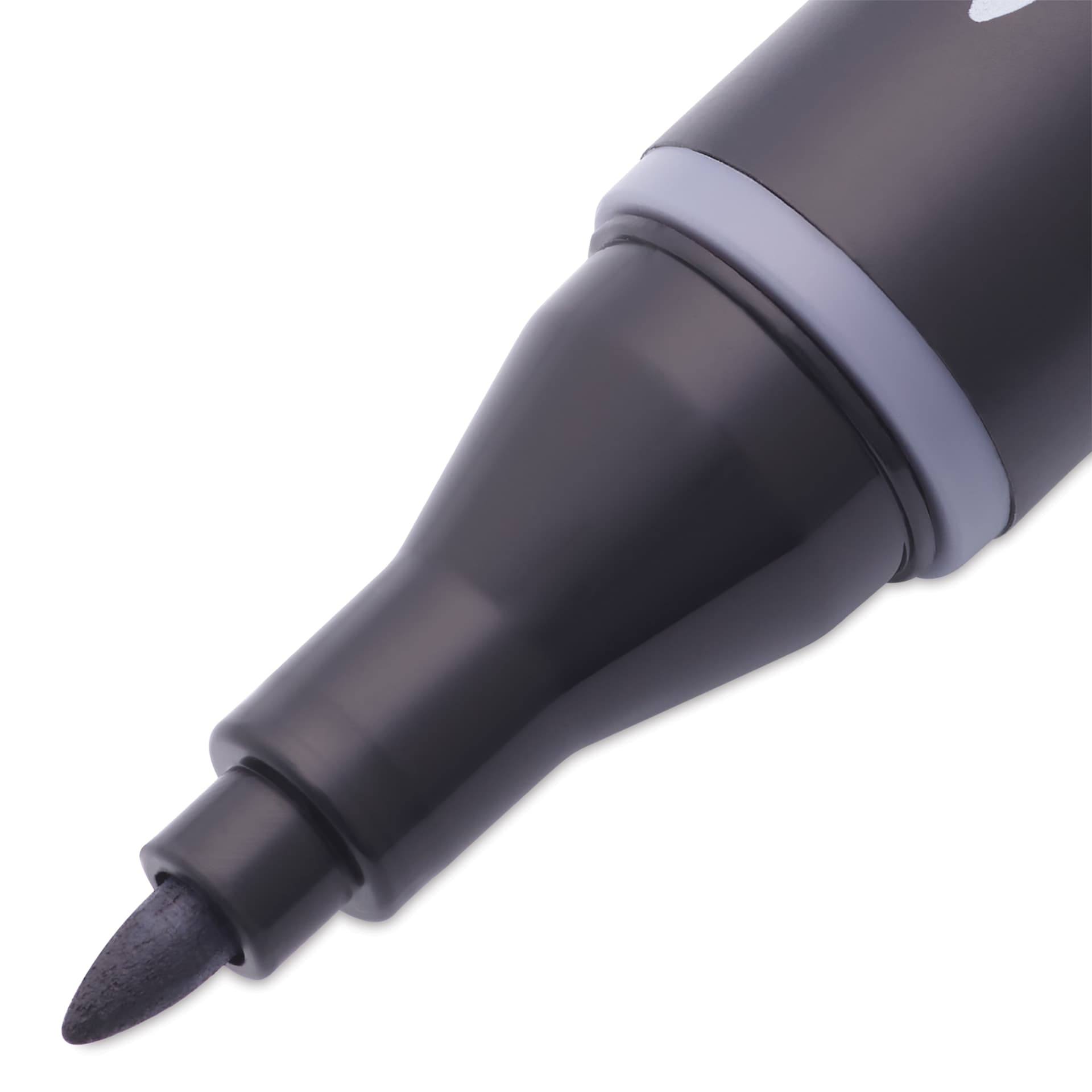 Blick Studio Alcohol Art Marker - 030 Cool Gray 80%, close-up of the fine tip