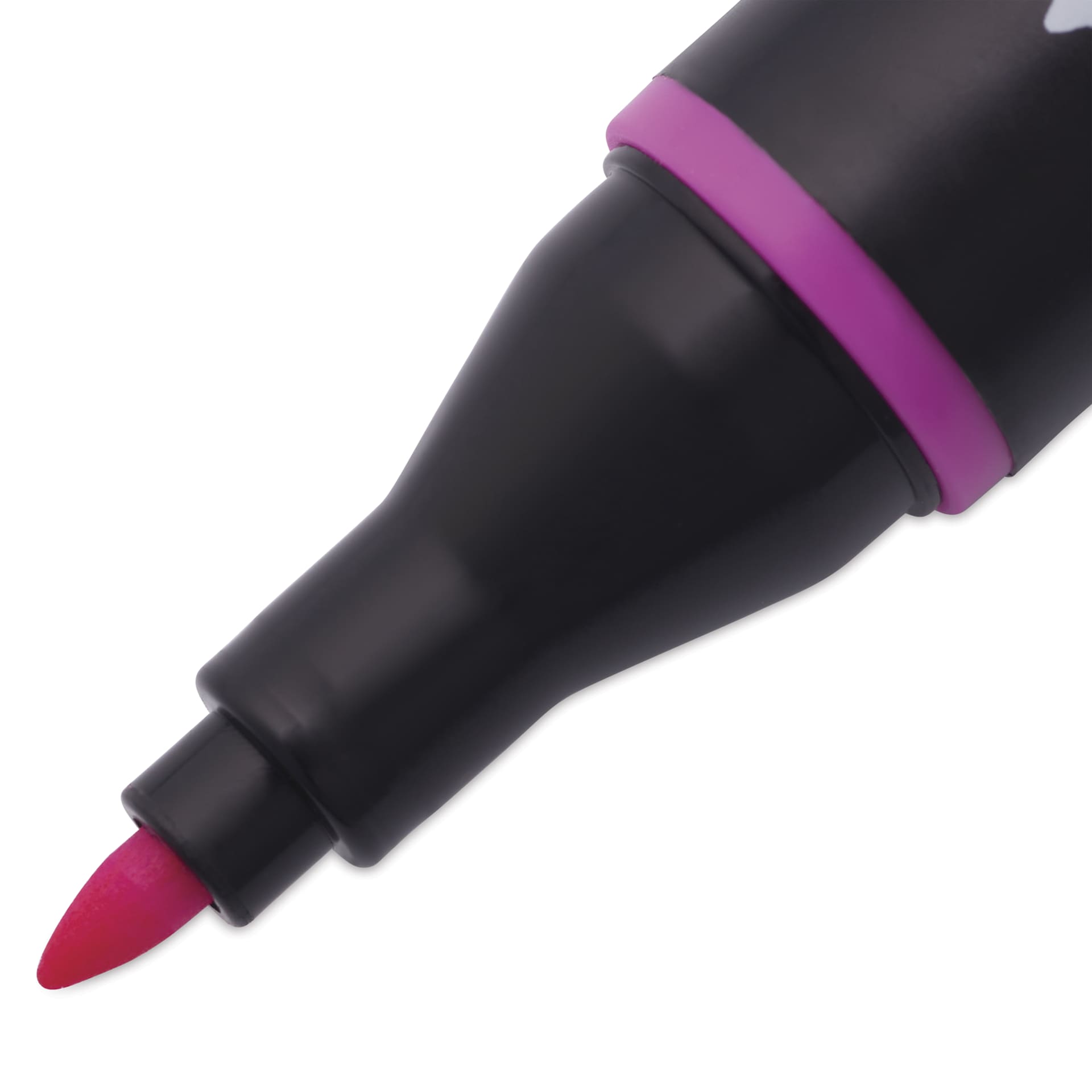 Blick Studio Alcohol Art Marker - 077 Magenta, close-up of the fine tip