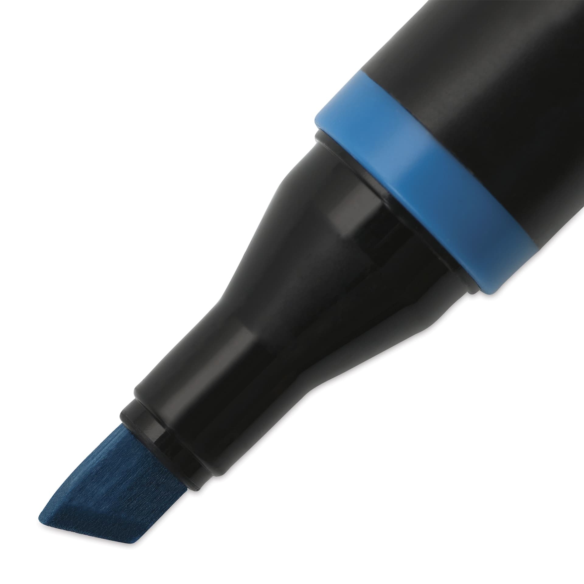 Blick Studio Alcohol Art Marker - 538 Sorrento Blue, close-up of the chisel tip