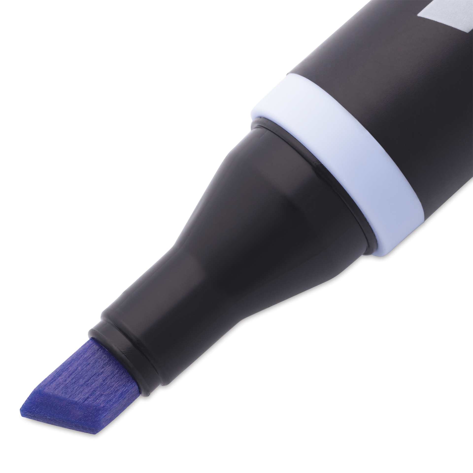 Blick Studio Alcohol Art Marker - 018 Periwinkle, close-up of chisel tip