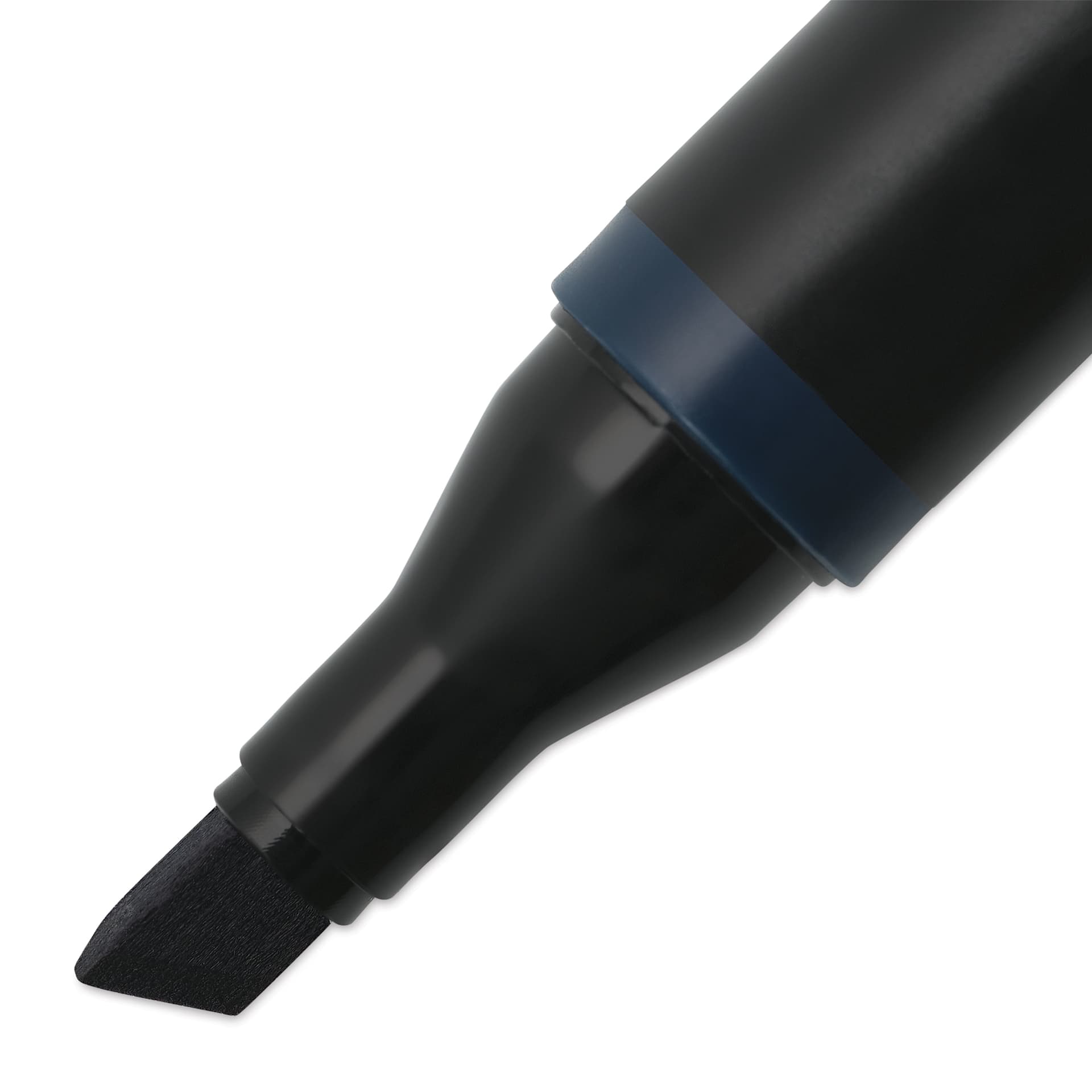 Blick Studio Alcohol Art Marker - 554 Midnight Blue, close-up of the chisel tip