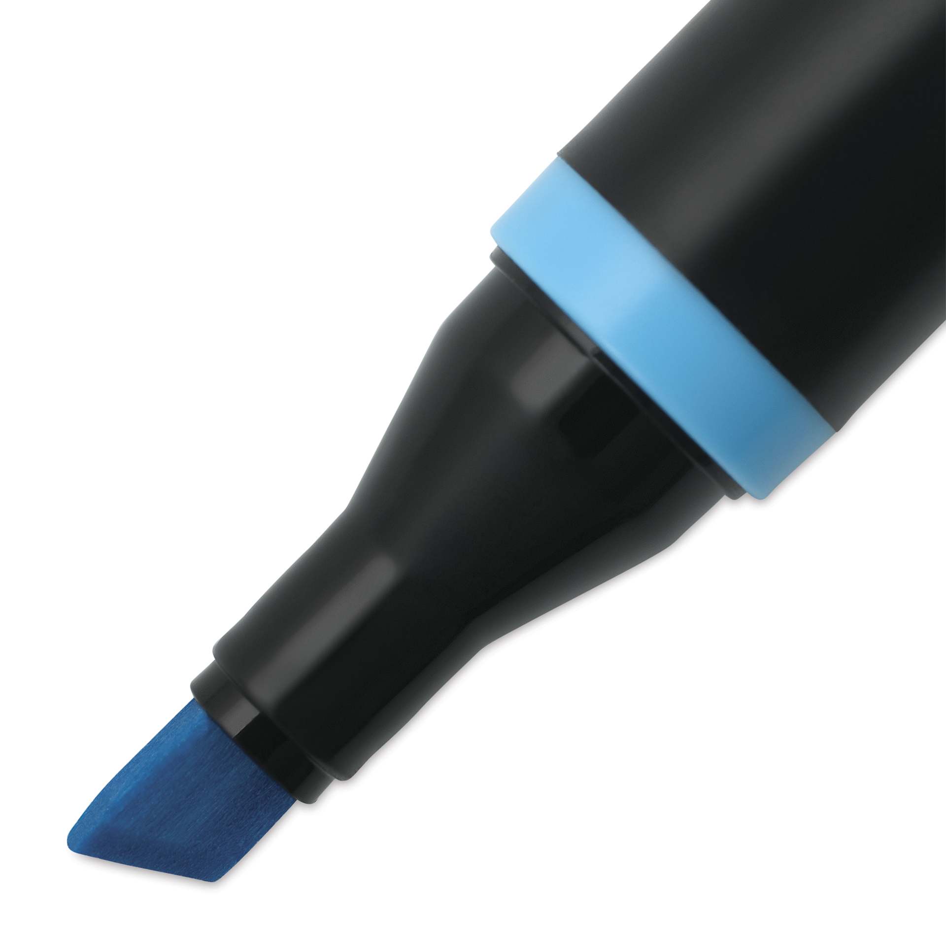 Blick Studio Alcohol Art Marker - 536 Azure Blue, close-up of the chisel yip