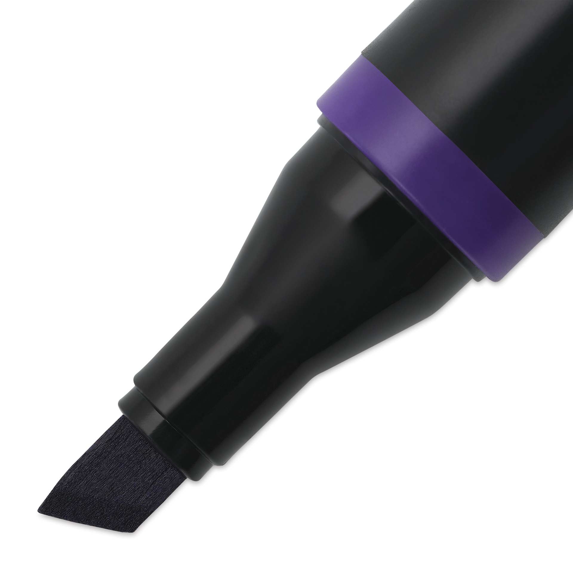 Blick Studio Alcohol Art Marker - 575 Eggplant, close-up of the chisel tip