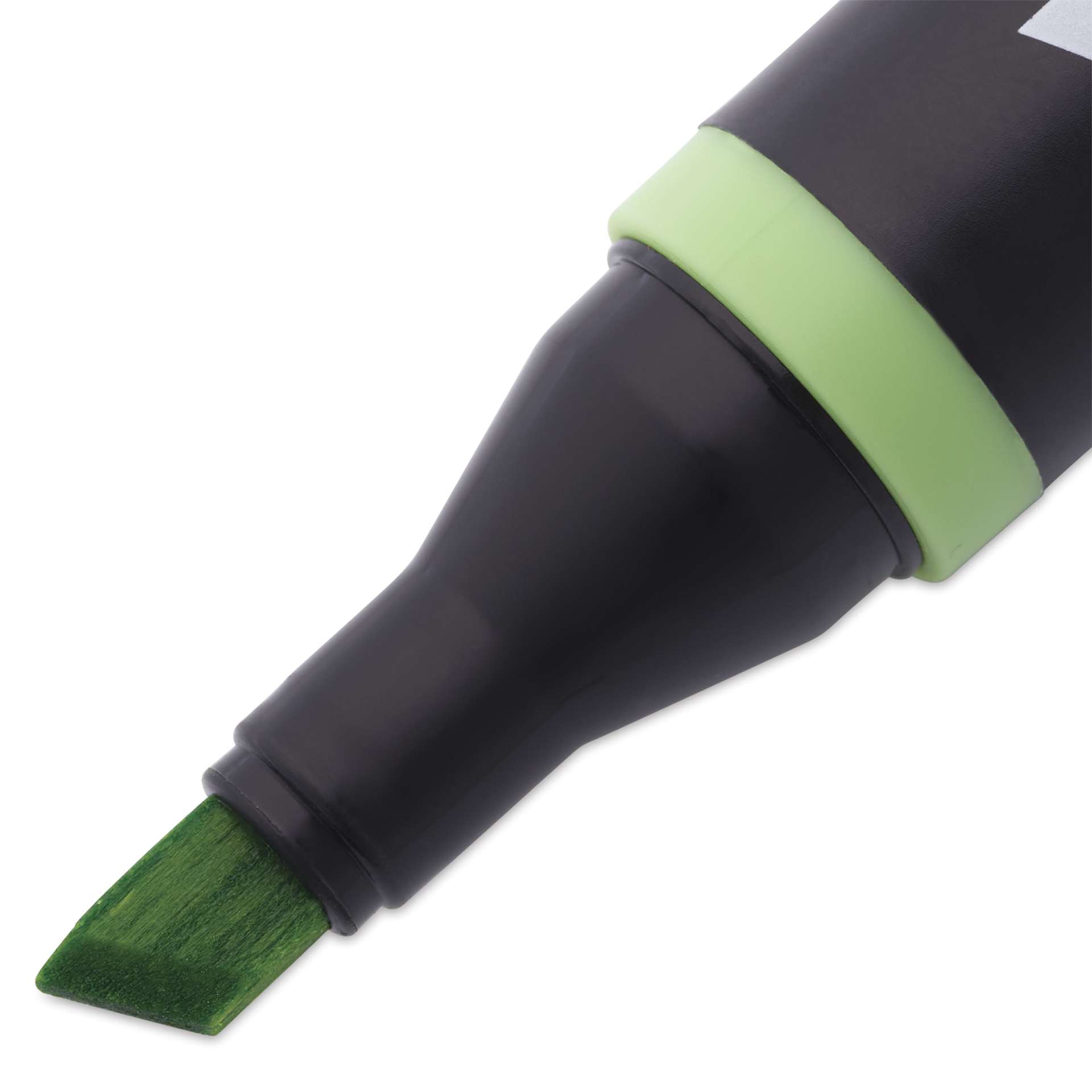 Blick Studio Alcohol Art Marker - 044 Apple Green, close-up of the chisel tip