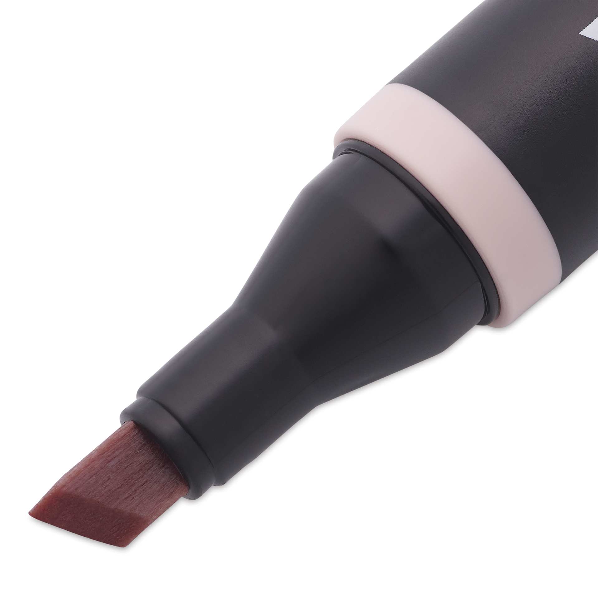 Blick Studio Alcohol Art Marker - 051 Latte, close-up of the chisel tip
