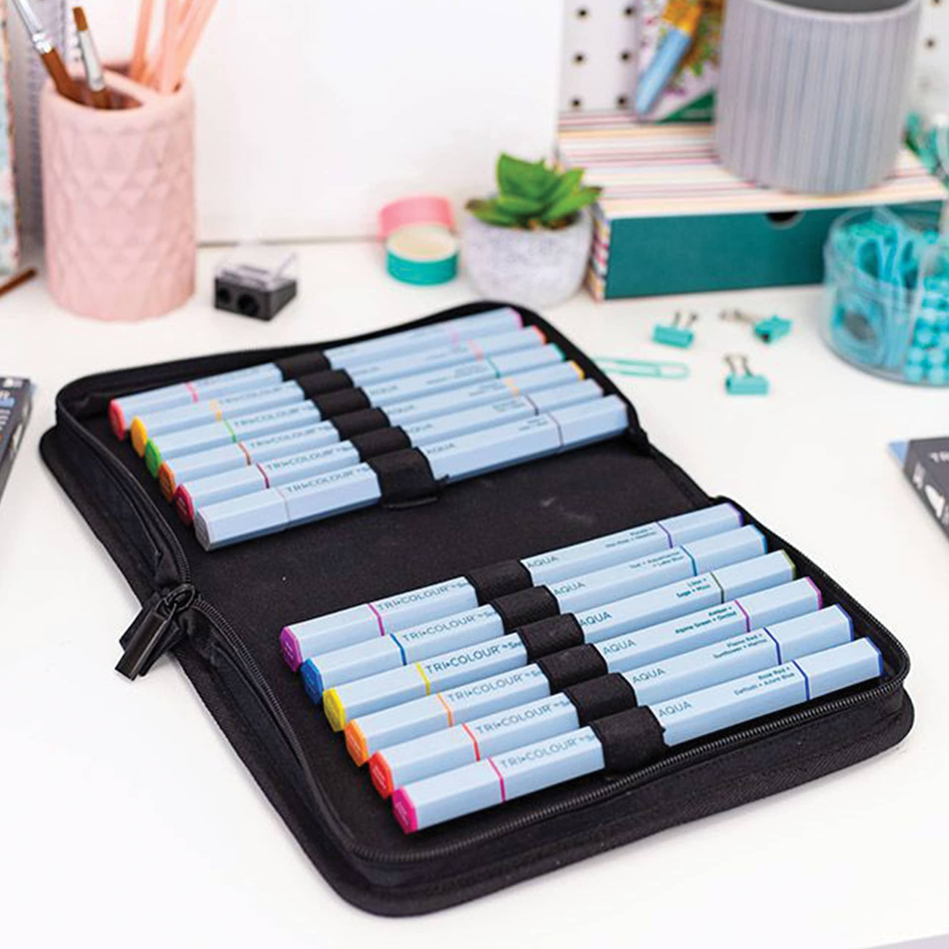 Spectrum Noir Marker Storage Wallet (open on table, markers not included) Spectrum Noir Marker Storage Wallet (open on table, markers not included)