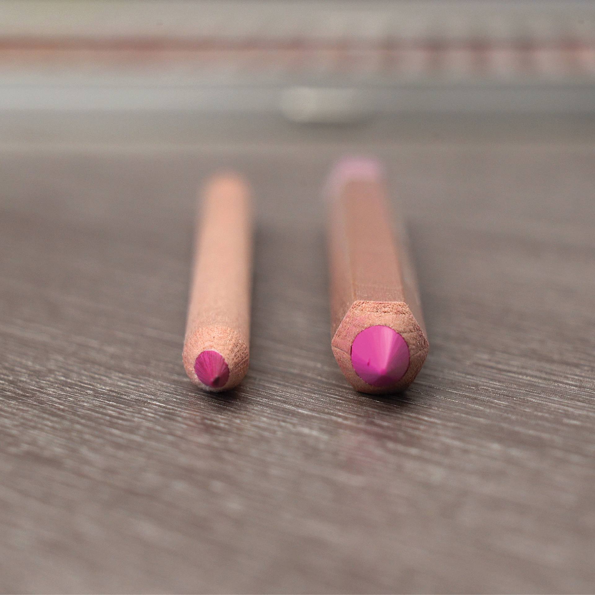 Cretacolor Mega Colored Pencils, comparison between mega lead and standard lead sizes (not included)
